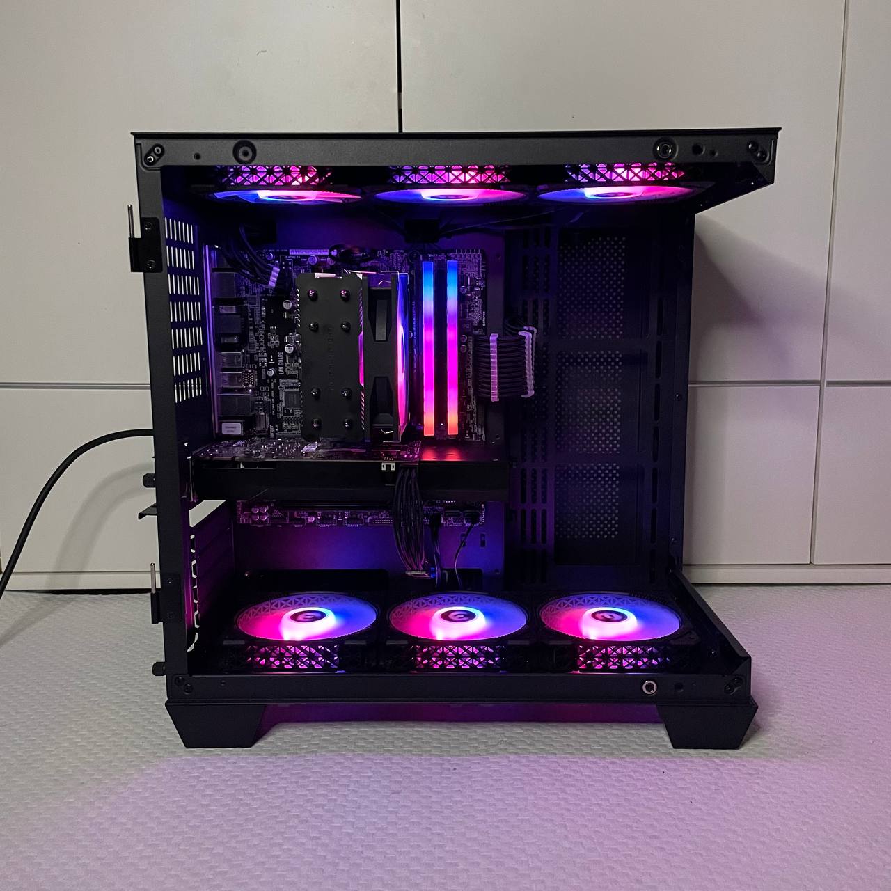 Gaming Pc - RTX 5060 - Ryzen 5 8400F - 16GB DDR5 - SSD - Garantie